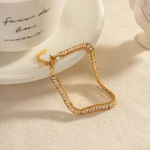 Golden_Stainless_Steel_And_Hypoallergenic_Coating_Bracelet_For_Women